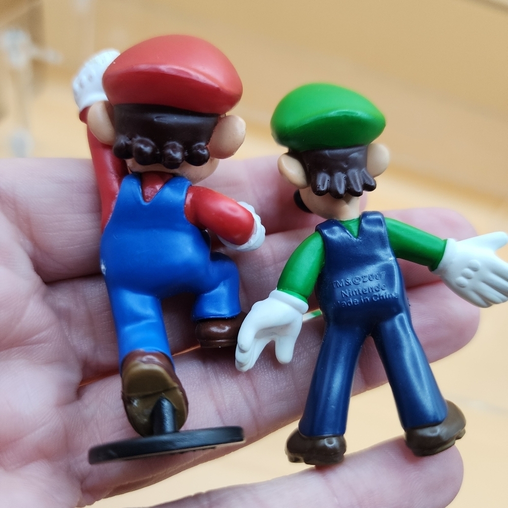 2007 Super Mario Brothers Nintendo Mario Luigi Figures 2.5" - Picture 3 of 3